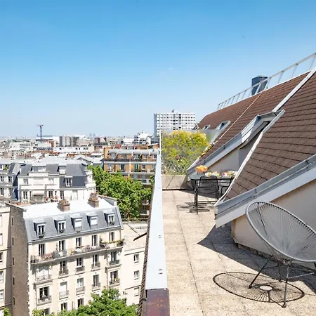 L'envol - Eiffel Tower View, Near Metro Apartment