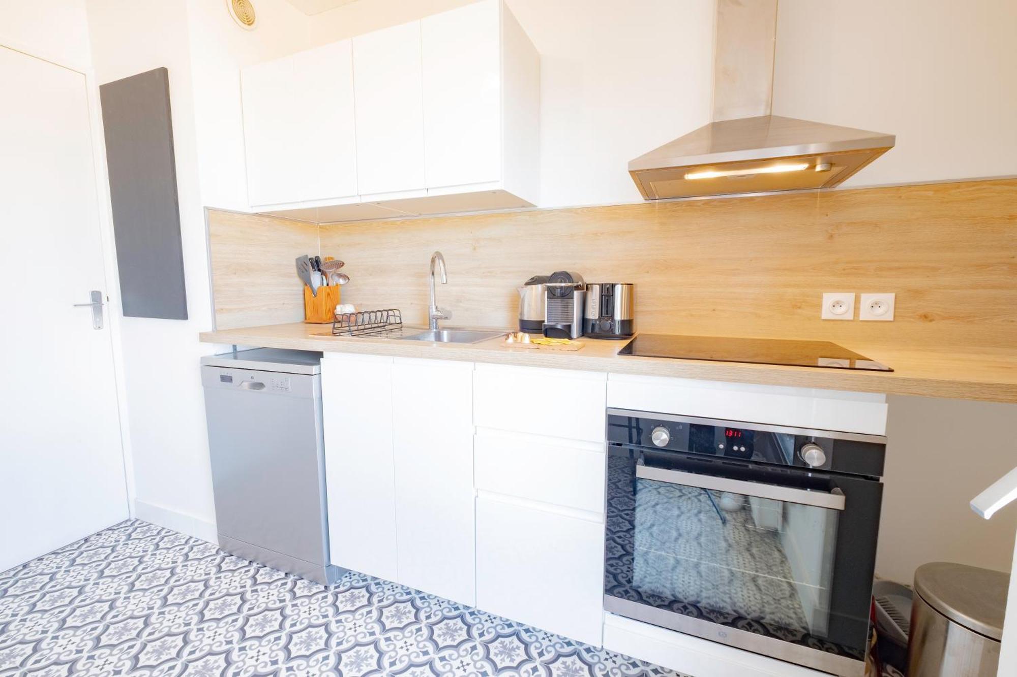 Appartamento L'envol - Eiffel Tower View, Near Metro *